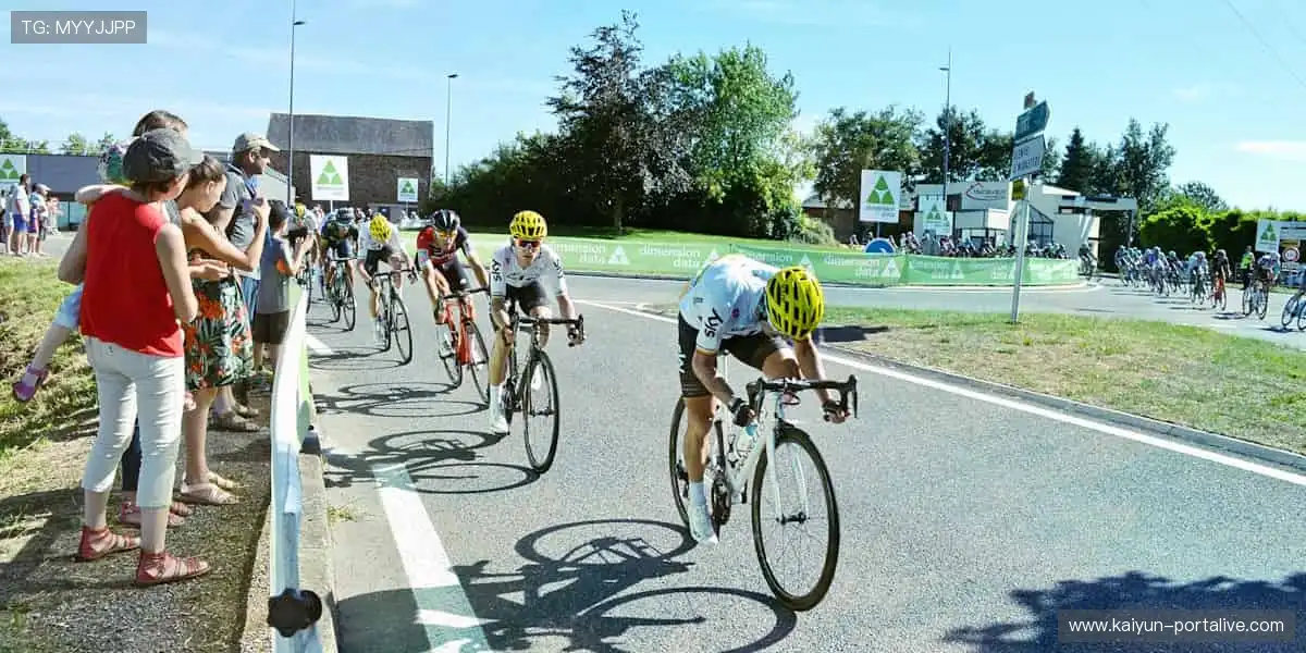 📺直击赛事现场,零时差享受热血对决!🎯